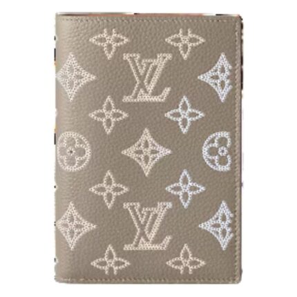 LOUIS VUITTON  PASSPORT COVER